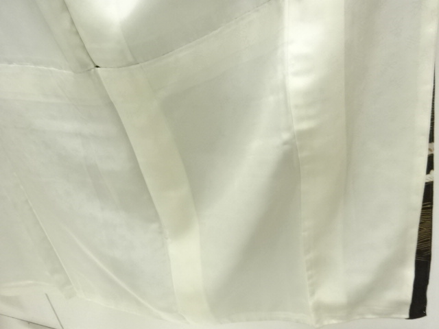  鴛鴦に松模様留袖（比翼付き）